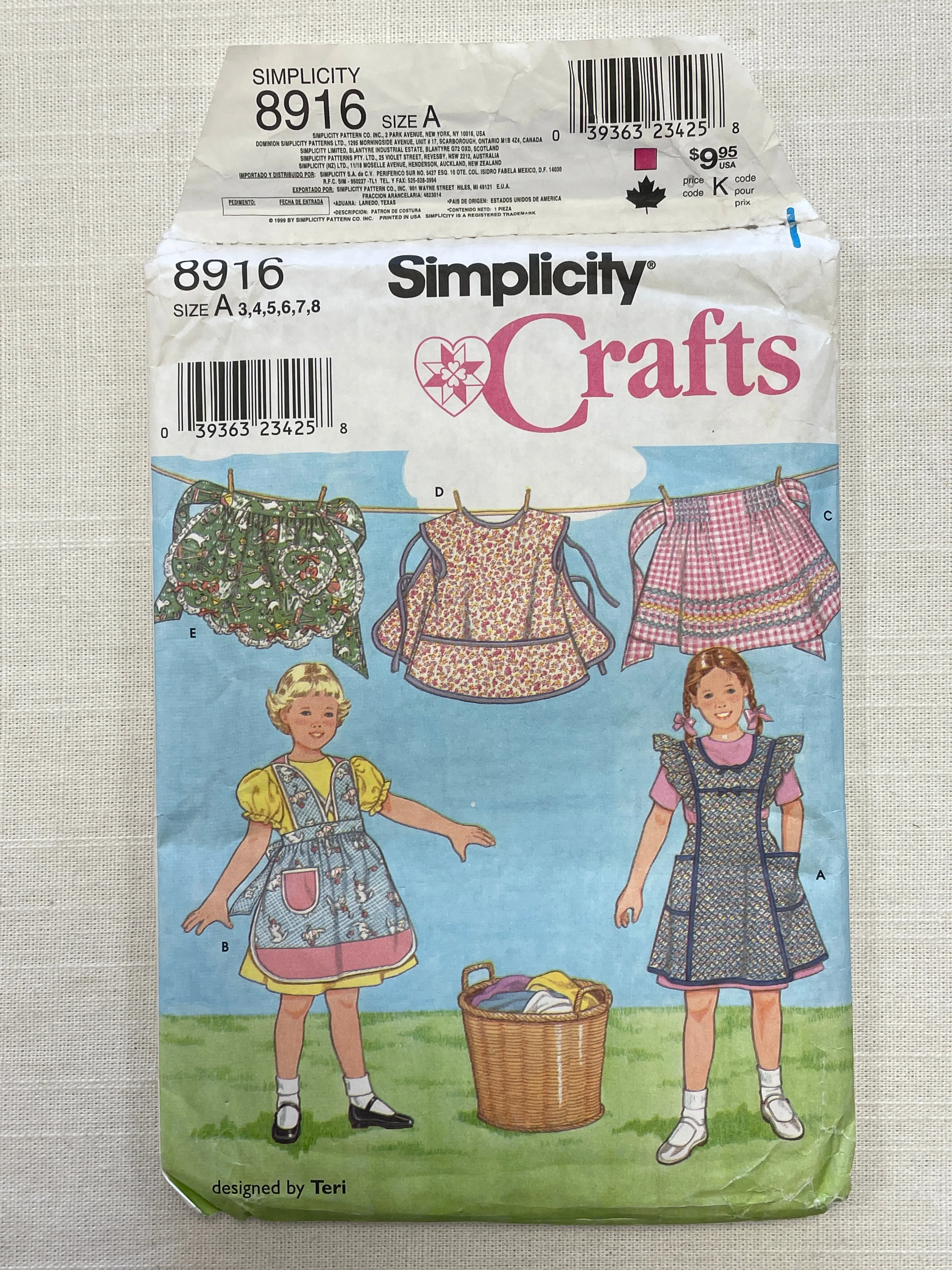 1999 Simplicity 8916 Pattern - Childs' Aprons and Smocks FACTORY FOLDED