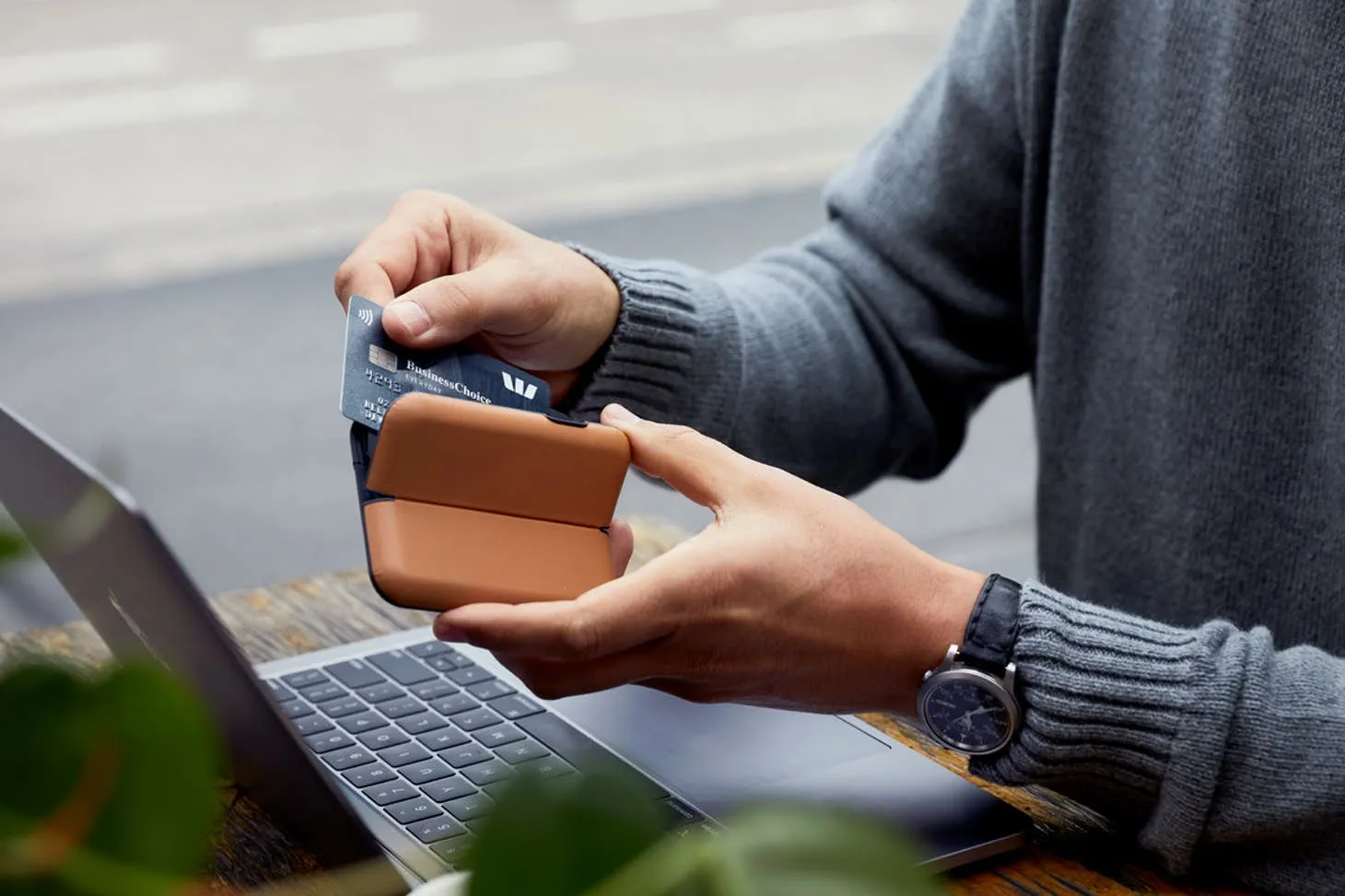 Bellroy Flip Case | Basalt