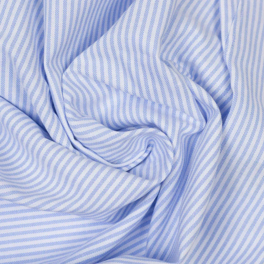 Buttoned collar shirt in blue candy stripe oxford (restock)